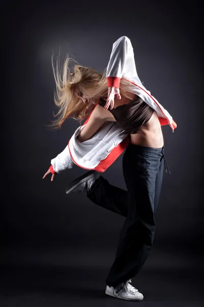 Jovem dançarina moderna em ação — Fotografia de Stock