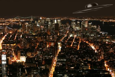 UFO new York'ta gece altında