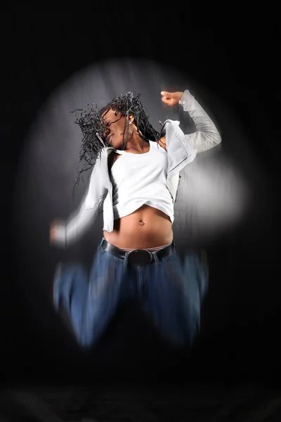 美国黑人舞者在跳转 — 图库照片