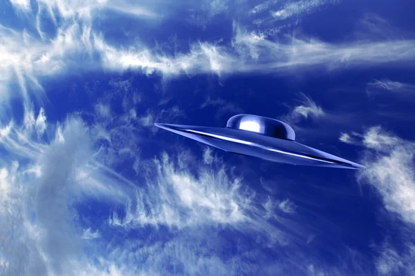 UFO ve mavi gökyüzü — Stok fotoğraf