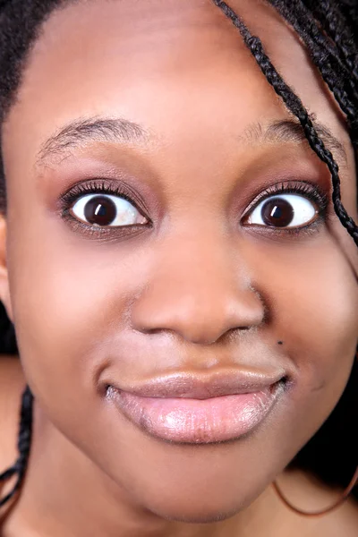 Śmieszne młody afro american kobieta — Zdjęcie stockowe