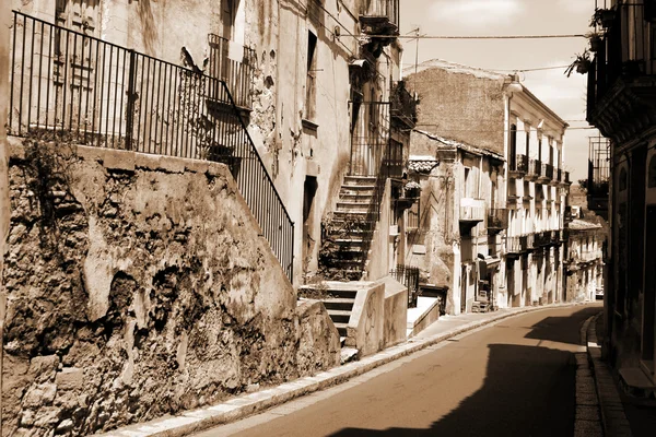 Velha Itália, Sicília, cidade de Ragusa — Fotografia de Stock