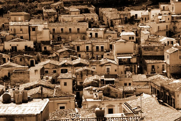 Altitalien; sizilien, modica stadt — Stockfoto