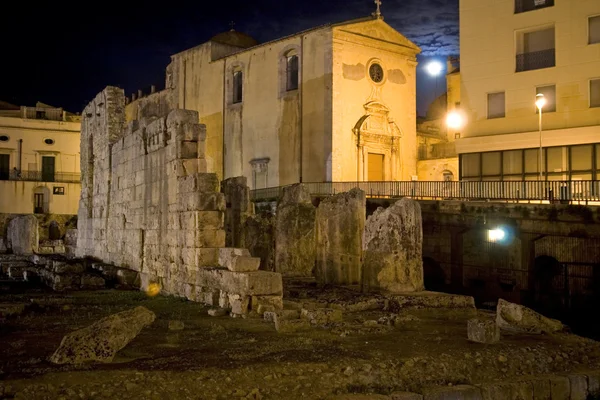 Eski İtalya, gece siracuse, Sicilya — Stok fotoğraf
