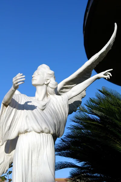 Пам'ятник ангел — стокове фото