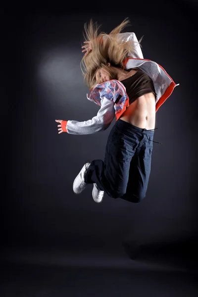 Ugró nő modern táncos — Stock Fotó