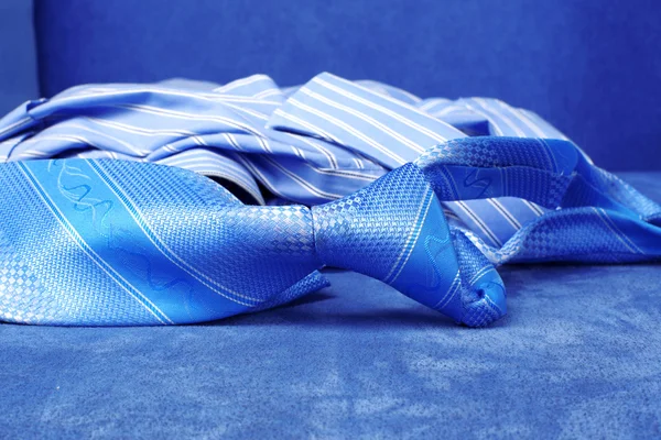 Blaues Hemd und Krawatte — Stockfoto