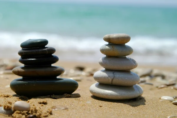 Pebble stack on the seashore — Stock Photo, Image