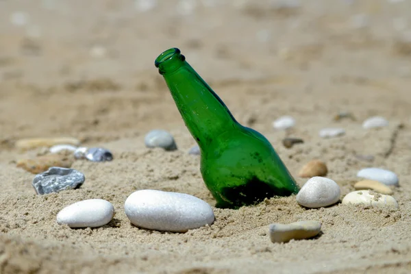 Kum su şişe — Stok fotoğraf