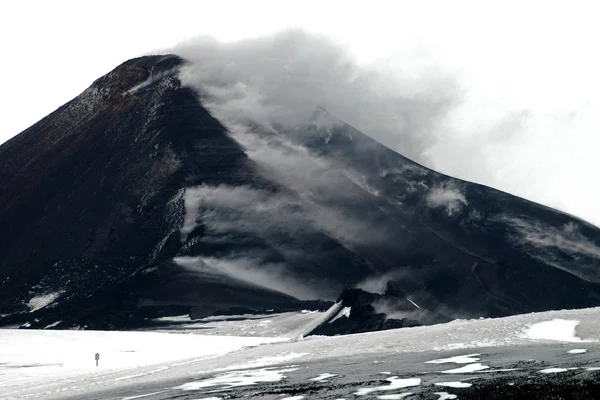 Vulcano eruttante Etna in Sicilia — Foto Stock