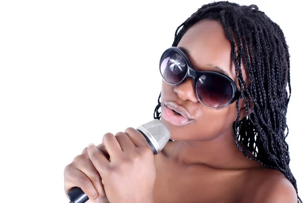 Genç Afro-Amerikan şarkıcı — Stok fotoğraf