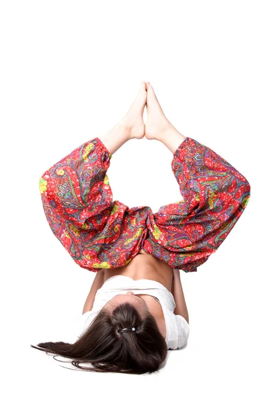 Ragazza di yoga isolato su bianco — Foto Stock