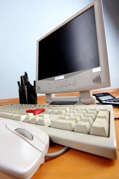 Keyboard and monitor — Stock Photo, Image