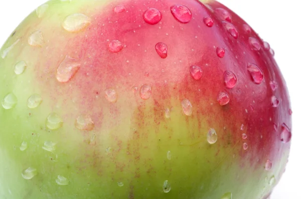 Manzana con gotas cerca . — Foto de Stock