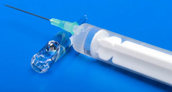 Ampoule and syringe — Stock Photo, Image