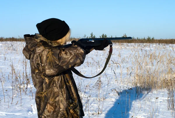 Girl hunter. — Stock Photo, Image