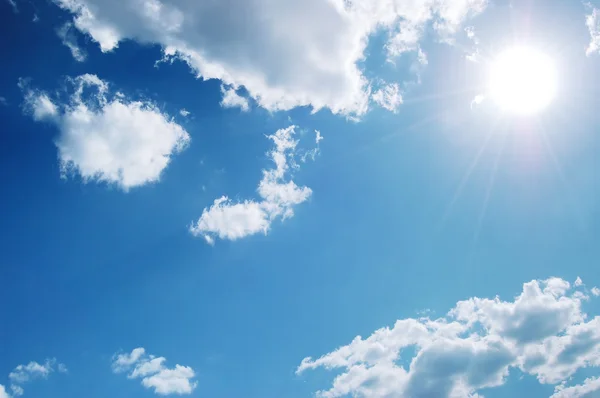 Wolken en de zon — Stockfoto
