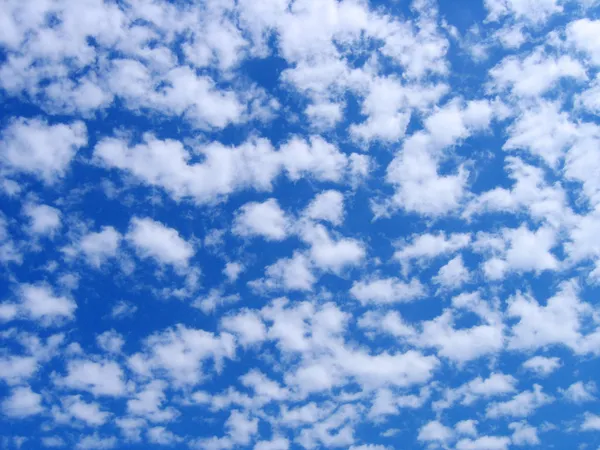 Nubes esponjosas 2 — Foto de Stock