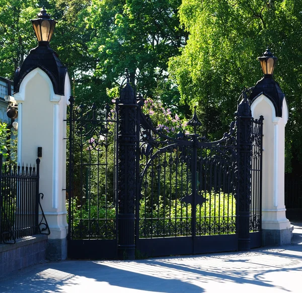 Closed Old Gates — Stock Photo, Image