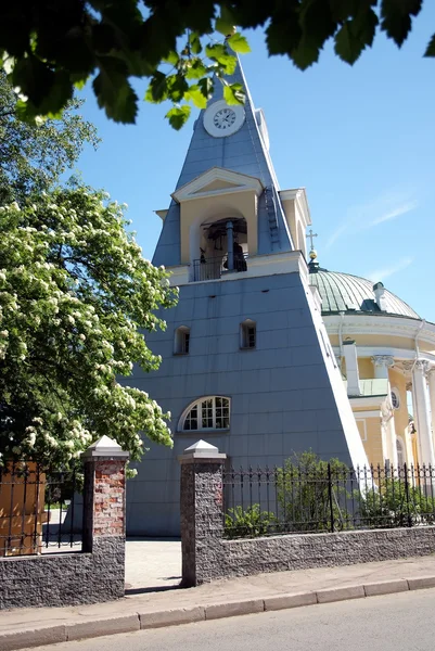Современная церковь — стоковое фото