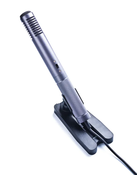 Microfono a condensatore grigio sul supporto — Foto Stock