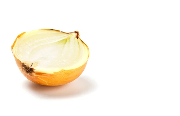 Μισό κρεμμύδι σε φλούδα — Φωτογραφία Αρχείου