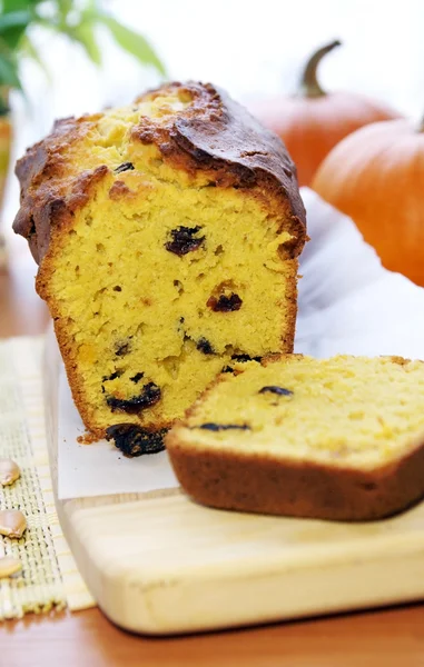 Delicious pumpkin bread with raisins — Stock Photo, Image
