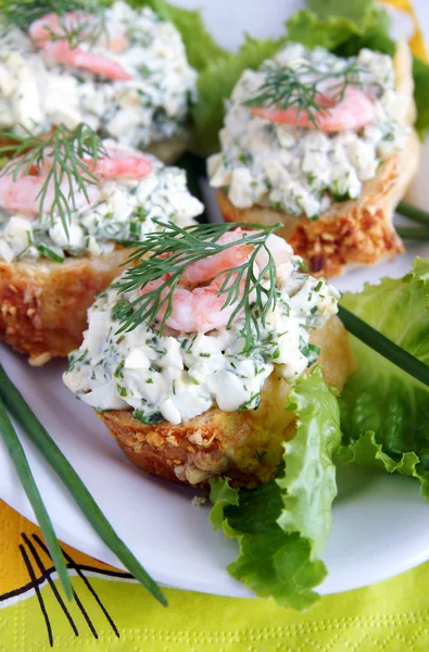 Sándwiches saludables enriquecidos con shrims —  Fotos de Stock