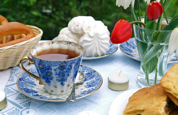 Mesa de té de verano por la tarde — Foto de Stock