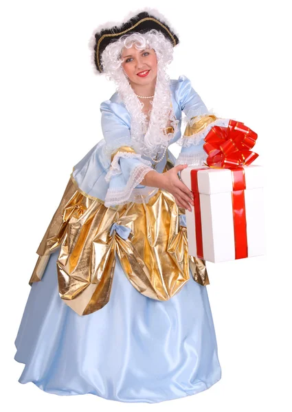 Vrouw met geschenkdoos. — Stockfoto