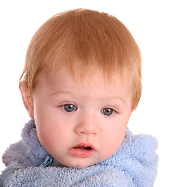 Portrait de bébé garçon en robe bleue . — Photo