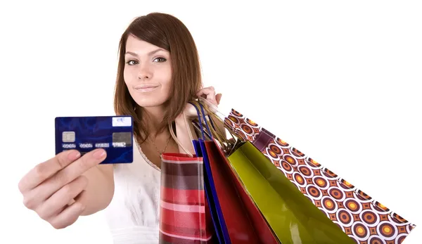 Девушка с сумкой и кредитной картой . — стоковое фото
