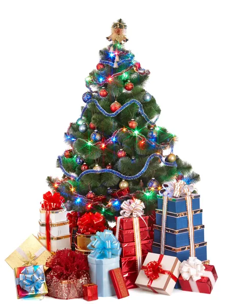 Julgran med ljus och gift box. — Stockfoto