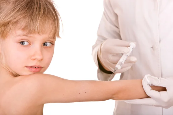 Medico fa l'inoculazione al bambino . — Foto Stock