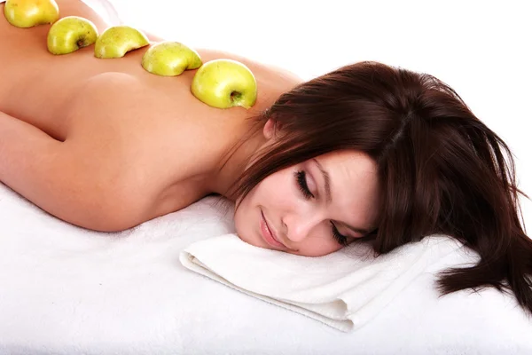 Menina em estância termal. Massagem de frutas . — Fotografia de Stock