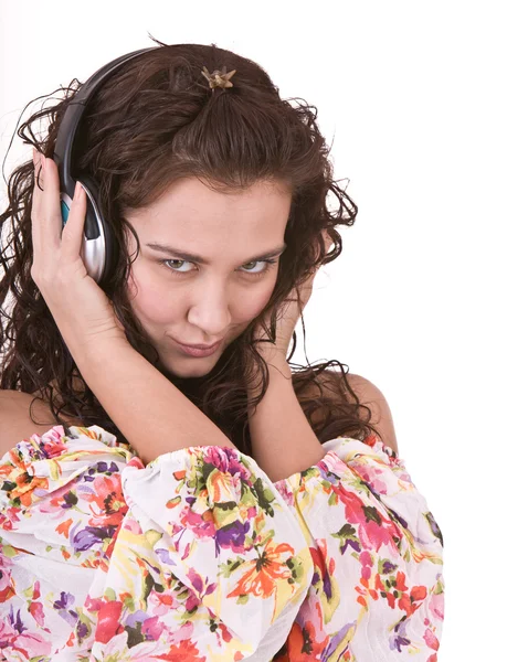 Menina no vestido de verão ouvir música . — Fotografia de Stock