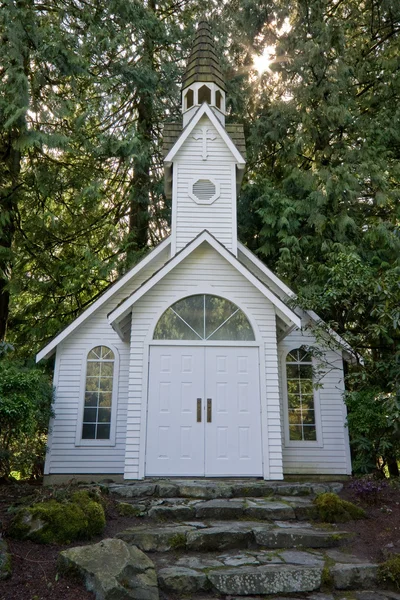 Traditionele kerk voorzijde — Stockfoto