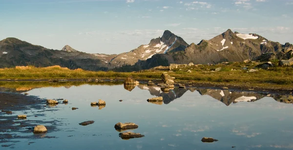 Washington Cascades Reflection — Stock Photo, Image