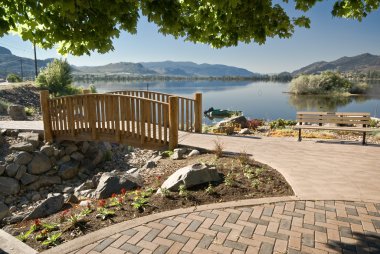 Lake Osoyoos and Pioneer Park clipart