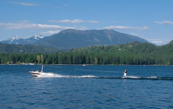 Літній водний лижник — стокове фото