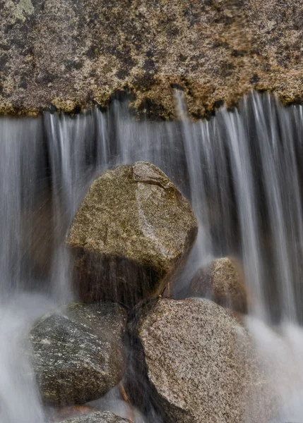 Waterfall falling on rocks — Stock Photo, Image
