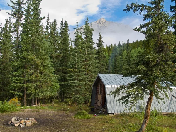 Forest Ranger Cabin — Stock Photo, Image