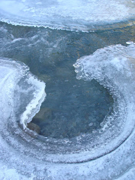 Floden vinter — Stockfoto