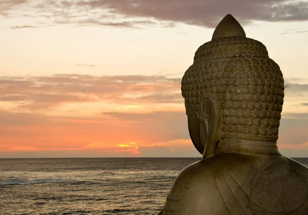 Budda i zachód słońca — Zdjęcie stockowe