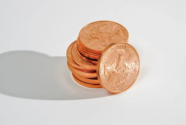 Stack af en ounce guldmønter - Stock-foto