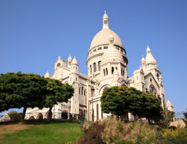 yukarı doğru sacre coeur cathedra göster