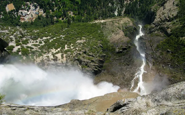 Pohled z vrcholu yosemite Falls na v — Stock fotografie