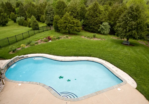 Översikt över lyx pool — Stockfoto