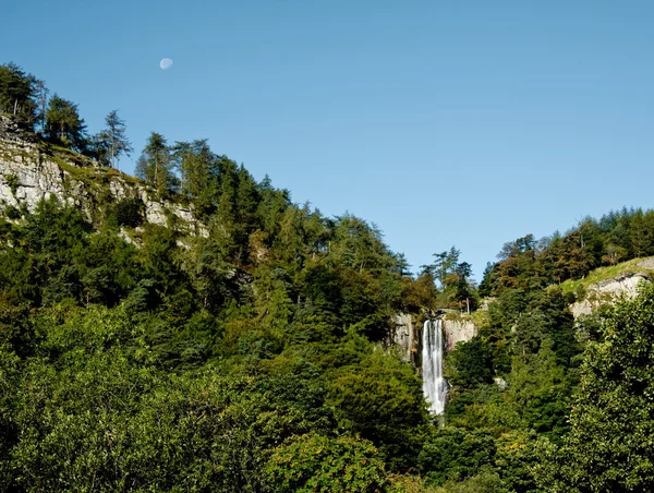 Horizontal waterfall over rocks — Stock Photo, Image