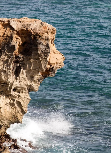 Formaciones rocosas por mar en Kauai — Foto de Stock